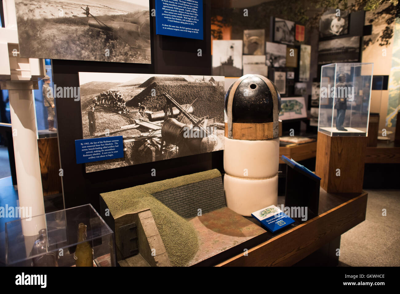 SULLIVAN'S ISLAND, Caroline du Sud, États-Unis — le Fort Moultrie Visitor Center and Museum sur Sullivan's Island, Caroline du Sud, propose des expositions interprétatives sur l'histoire du fort. Situé dans le parc historique national de Fort Sumter et Fort Moultrie, le musée offre aux visiteurs un aperçu du rôle du site dans la défense côtière américaine depuis la guerre d'indépendance jusqu'à la première Guerre mondiale Banque D'Images