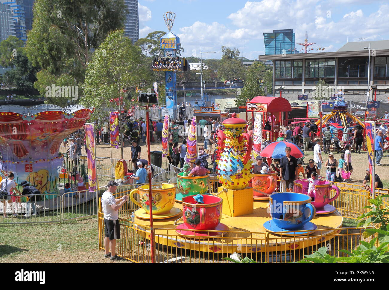 Les gens apprécient les attractions touristiques au Moomba Festival à Melbourne en Australie. Banque D'Images
