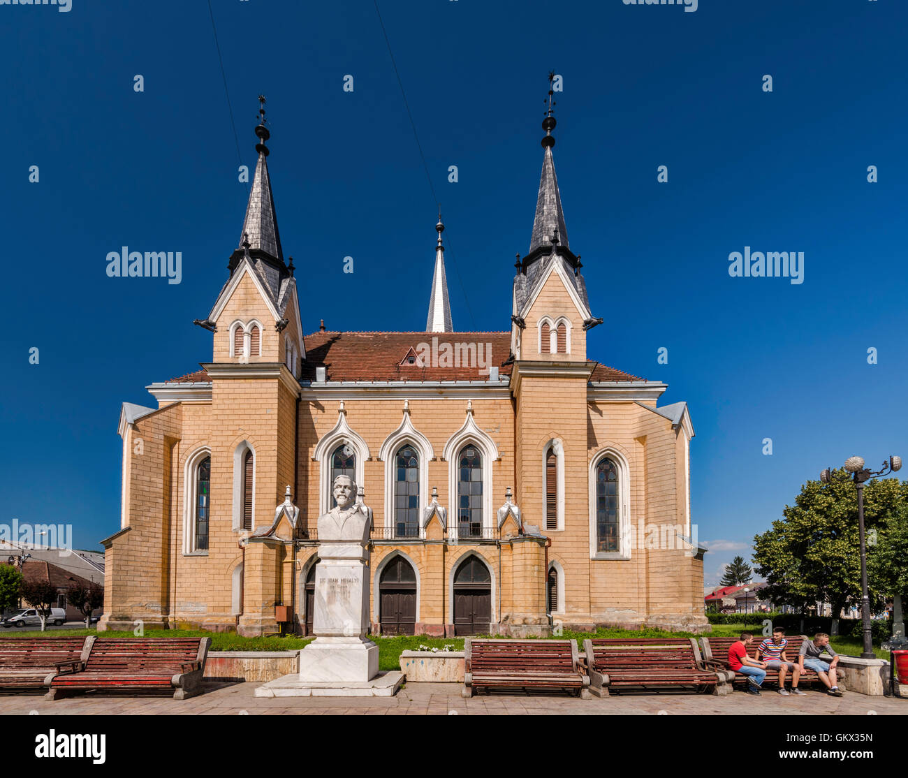 L'Église réformée hongroise, buste de Dr Ioan Mihalyi à Sighetu Marmatiei, Maramures, Roumanie Région Banque D'Images