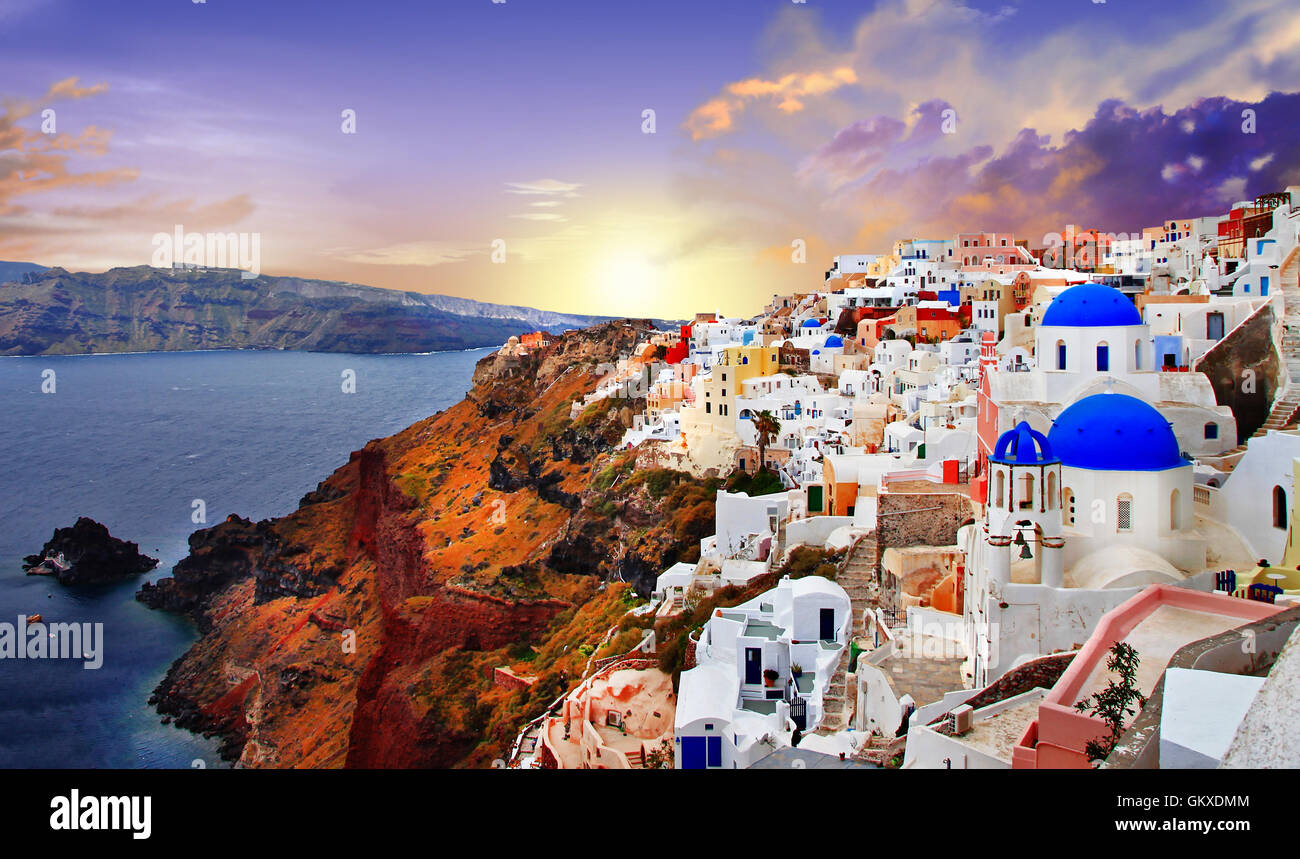 Coucher de soleil de Santorin, vue du village d'Oia et Caldera Banque D'Images