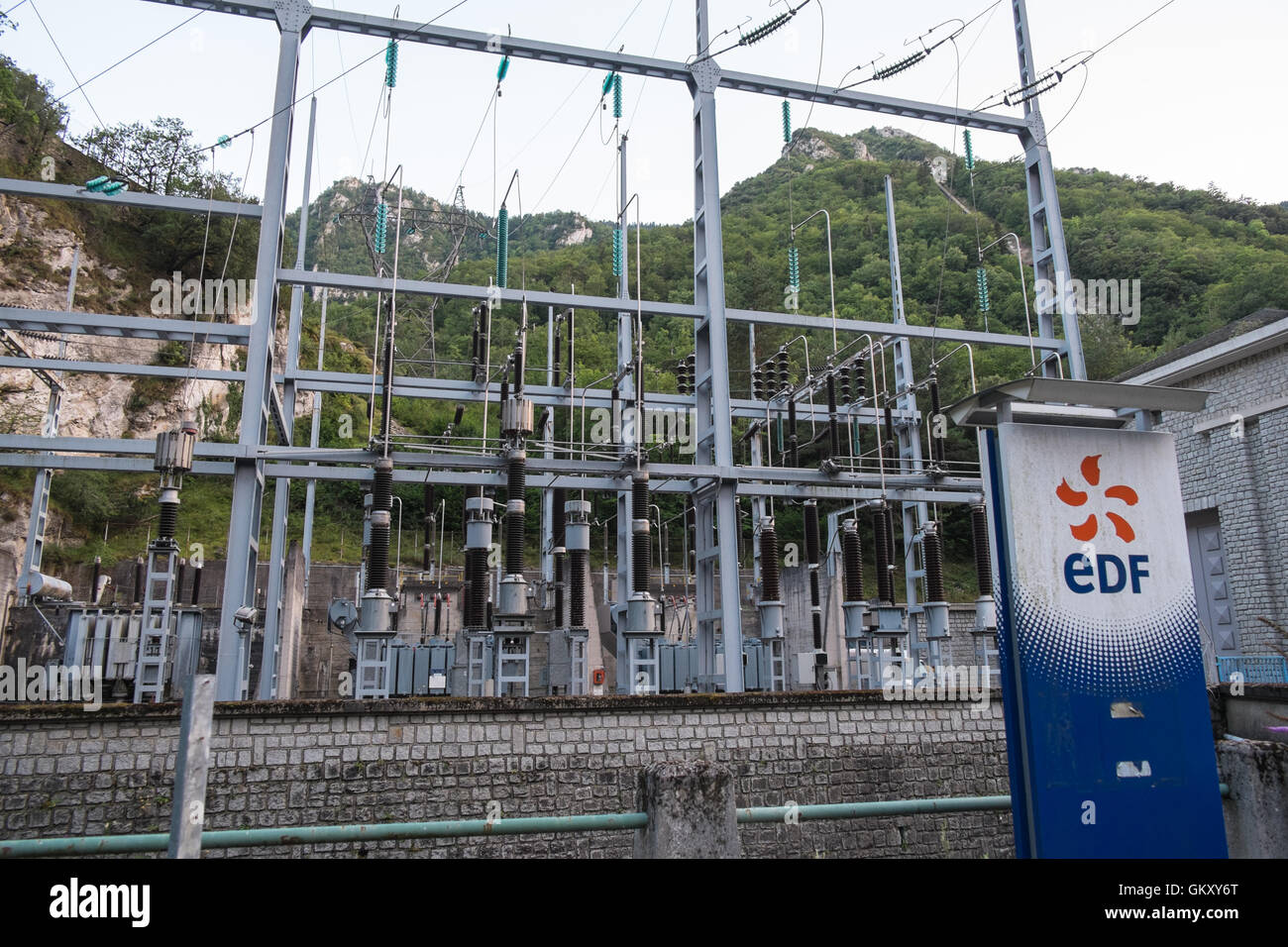 EDF (Electricité de France) Électricité de France Hydro Power Station à côté de la route D117 dans les gorges de la Pierre Lys, Aude. Banque D'Images