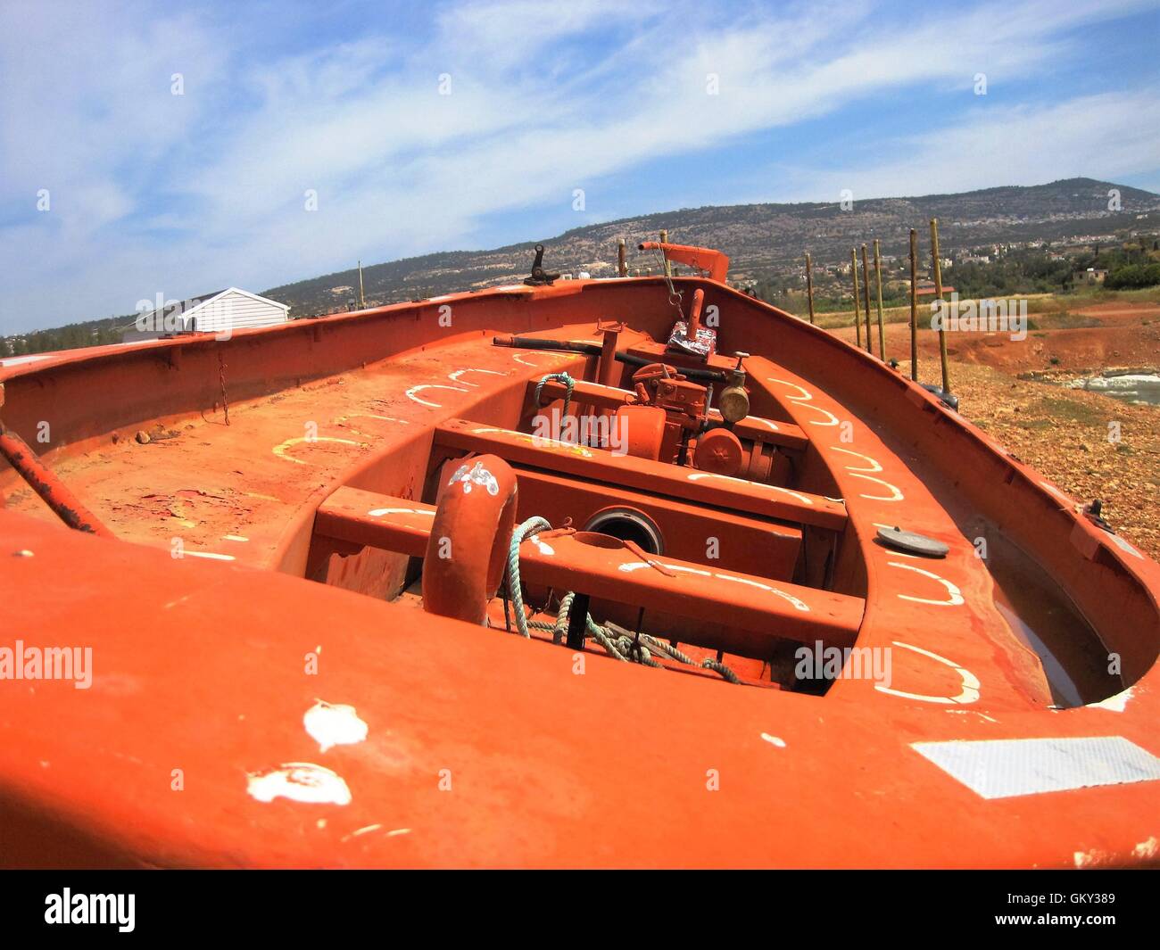 Sauvetage sur terre à partir de la III EDRO naufrage en mer grottes, Paphos, Chypre Banque D'Images