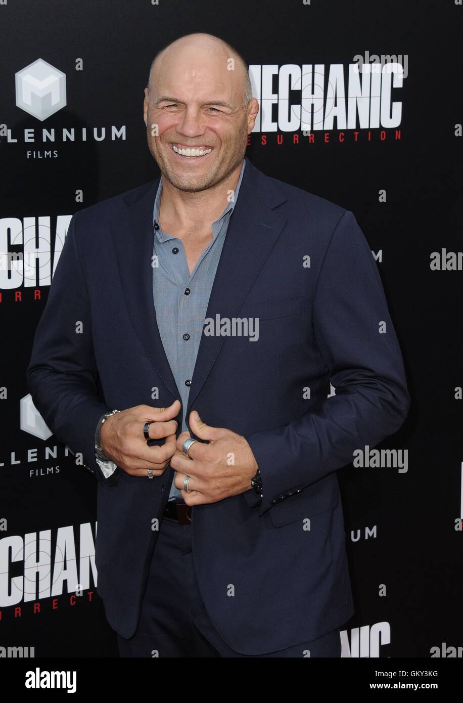 Hollywood, CA. Août 22, 2016. Randy Couture au niveau des arrivées pour mécanicien : RÉSURRECTION Premiere, Cinémas Arclight Hollywood, Hollywood, CA, le 22 août 2016. Credit : Dee Cercone/Everett Collection/Alamy Live News Banque D'Images