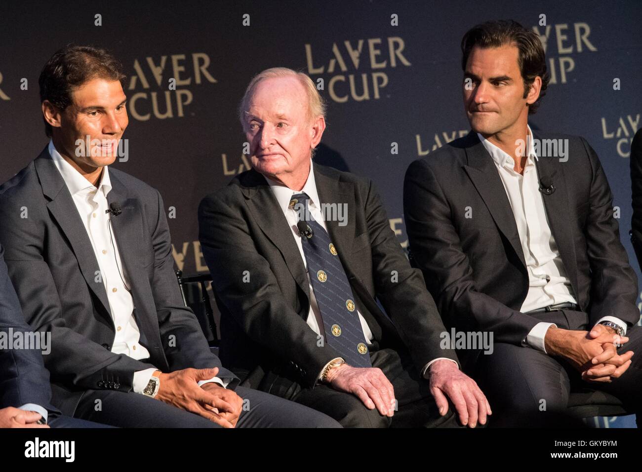 New York, NY, USA. Août 24, 2016. Rafael Nadal, Rod Lavar, Roger Federer à la conférence de presse pour laver l'équipe de tennis Cup, événement St Regis Hotel, New York, NY, le 24 août 2016. Crédit : Steven Ferdman/Everett Collection/Alamy Live News Banque D'Images