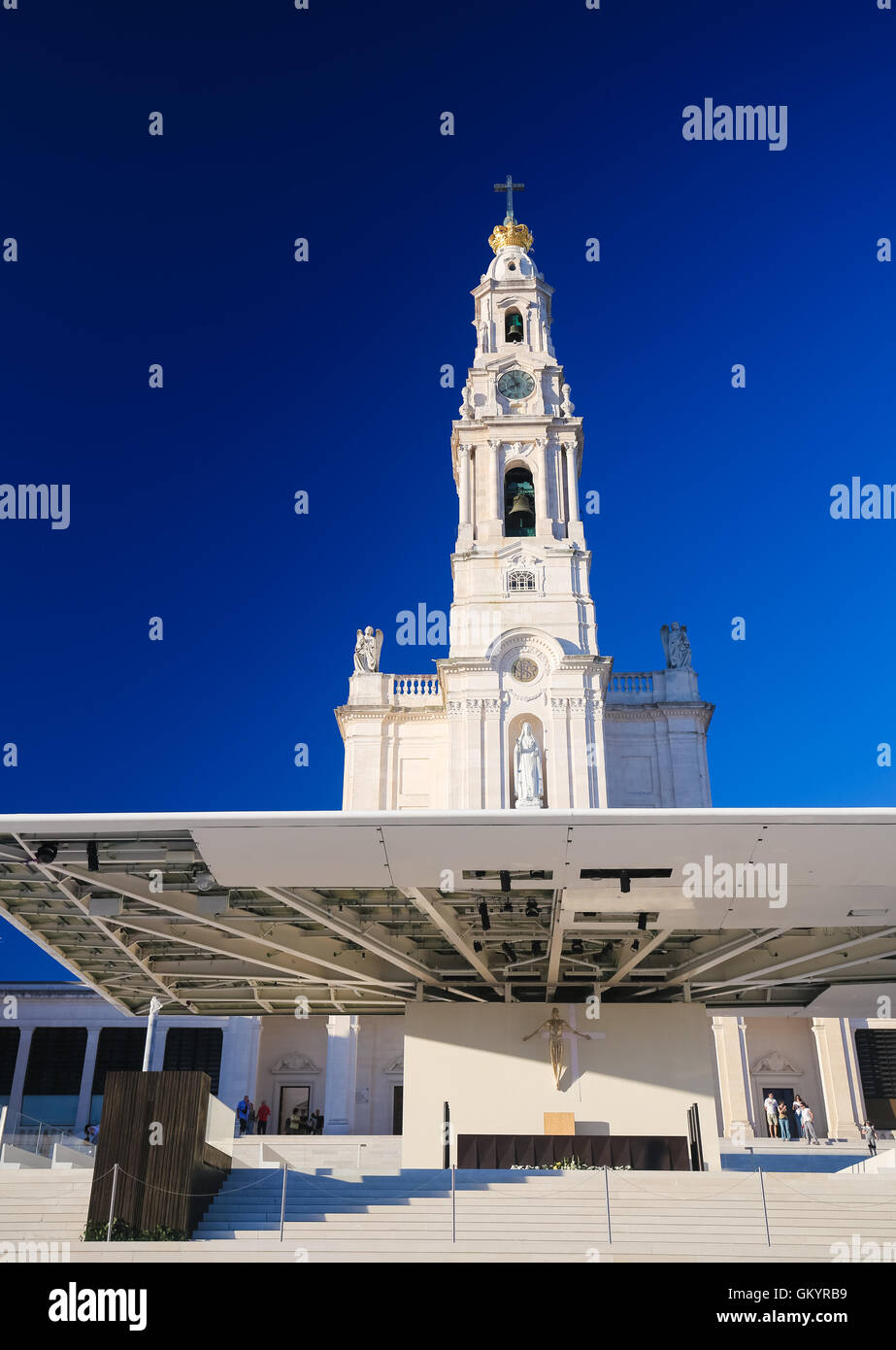 FATIMA, PORTUGAL - 23 juillet 2016 : Basilique de Notre-Dame du Rosaire dans le sanctuaire de Fatima au Portugal. Banque D'Images