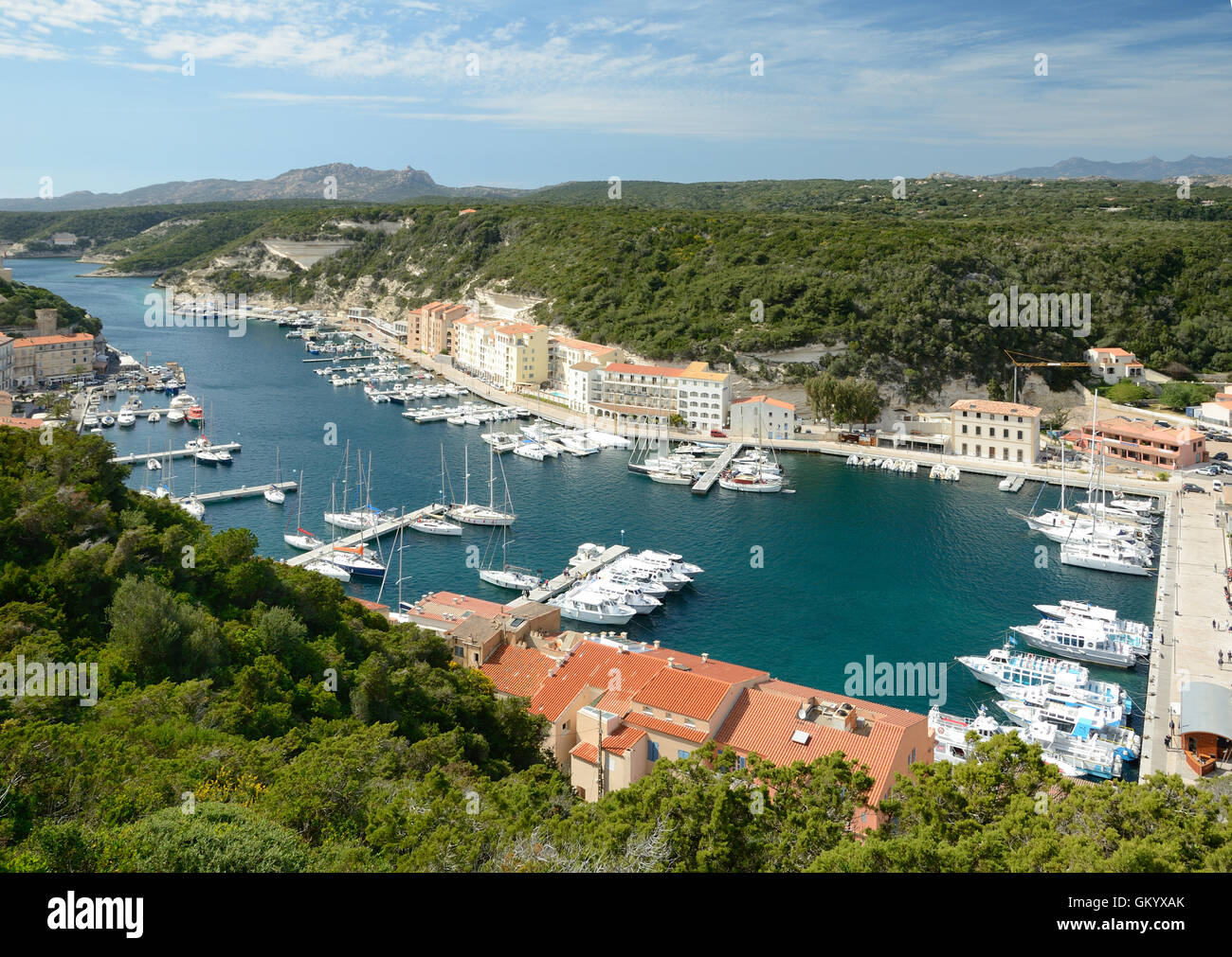Partie inférieure de la ville côtière de Bonifacio Banque D'Images