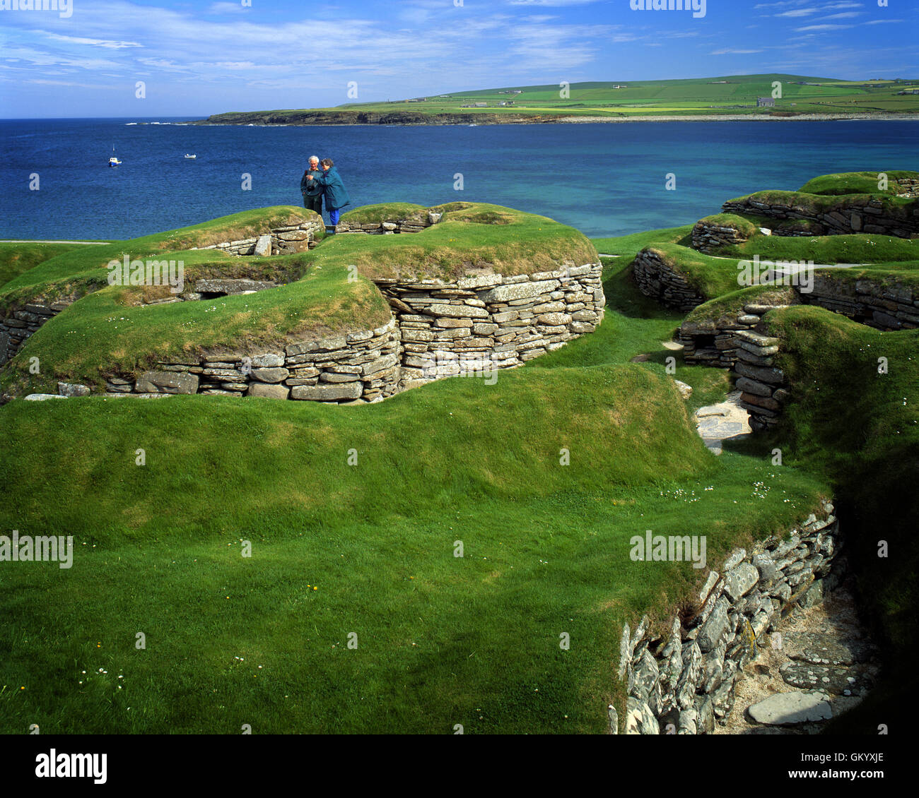 GB - Ecosse : Néolithique Skara Brae sur baie de Skaill sur Orkney Mainland Banque D'Images