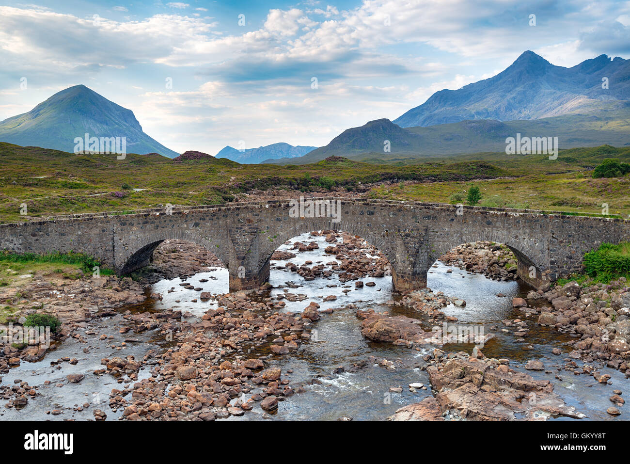 L'ancien pont à Sligachan sur l'île de Skye en Ecosse Banque D'Images