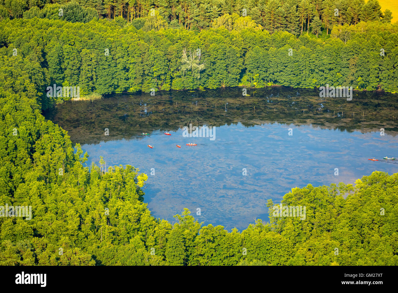 Vue aérienne, 93 Granzow avec la végétation et les pédalos, kayaks à partir de la location de canoë canoë, NeuDrosedow ferme Wustrow, Mecklenburg Banque D'Images