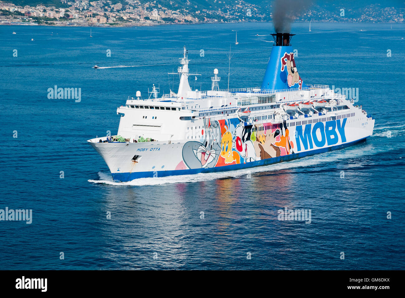 Cruiseferry MOBY OTTA approche du port de Gênes, Italie Banque D'Images