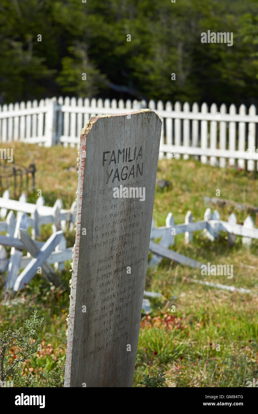 Le cimetière de la population sur l'Île Navarino Yagan en Terre de Feu, au sud du Chili. Banque D'Images