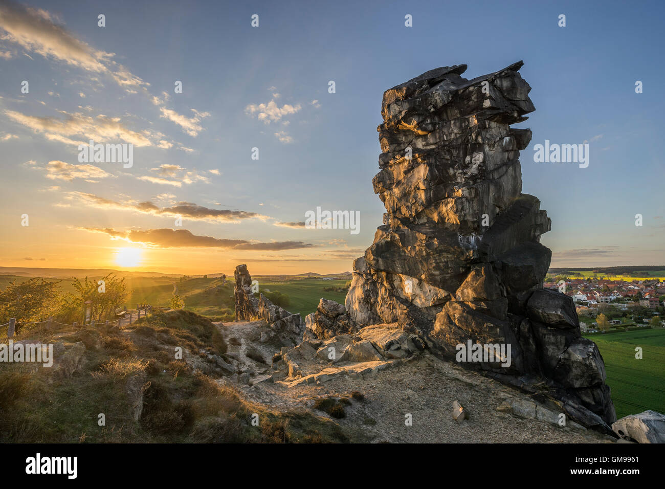 Allemagne, Thale, Weddersleben, Devil's Wall au coucher du soleil Banque D'Images