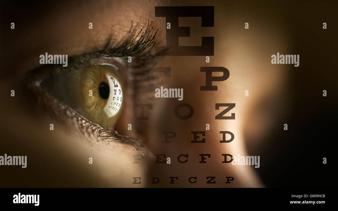 Close-up de l'œil humain et de lettres Banque D'Images