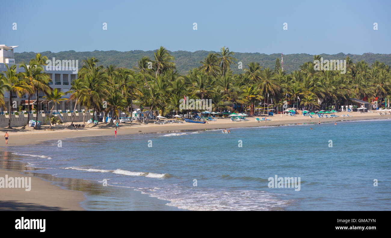 CABARETE, RÉPUBLIQUE DOMINICAINE - Plage et l'océan Atlantique, la côte nord de DR. Banque D'Images