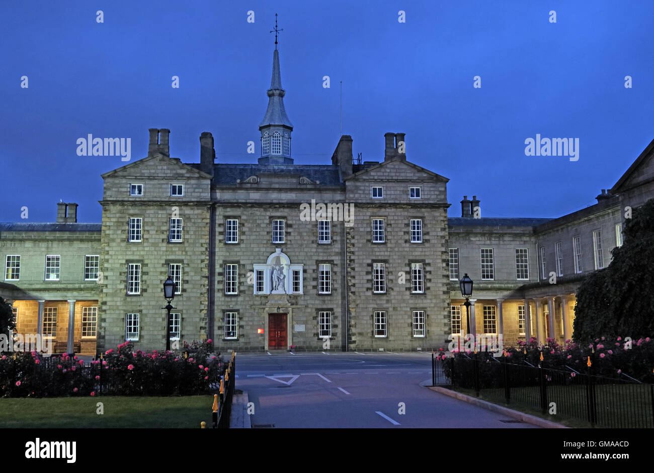 Robert Gordon College ( Auld Hoose ),crépuscule en centre-ville d'Aberdeen, Ecosse, Royaume-Uni Banque D'Images