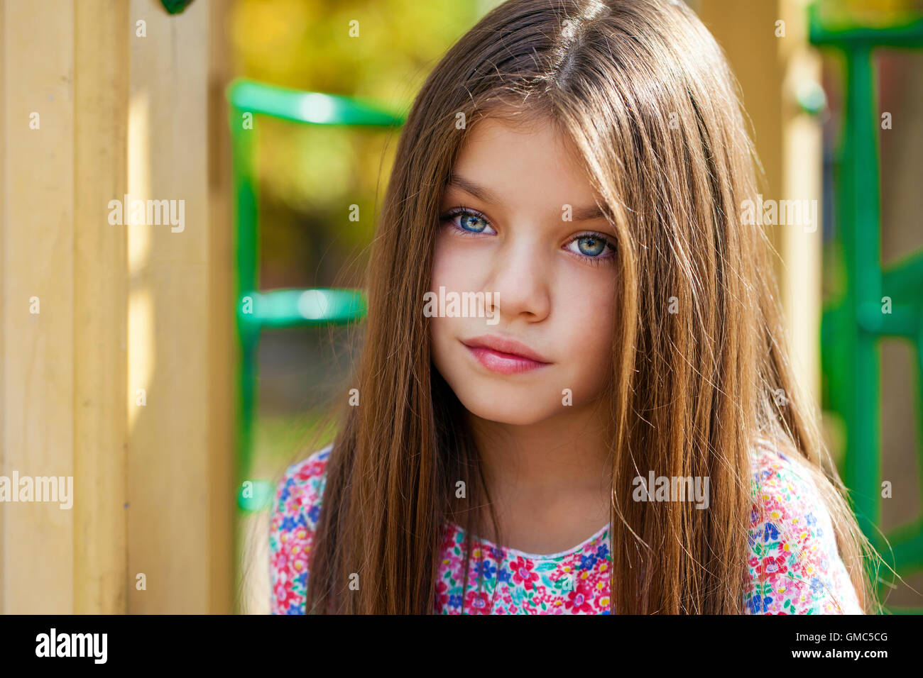 Fille 11 ans belle Banque de photographies et d images a haute resolution Alamy