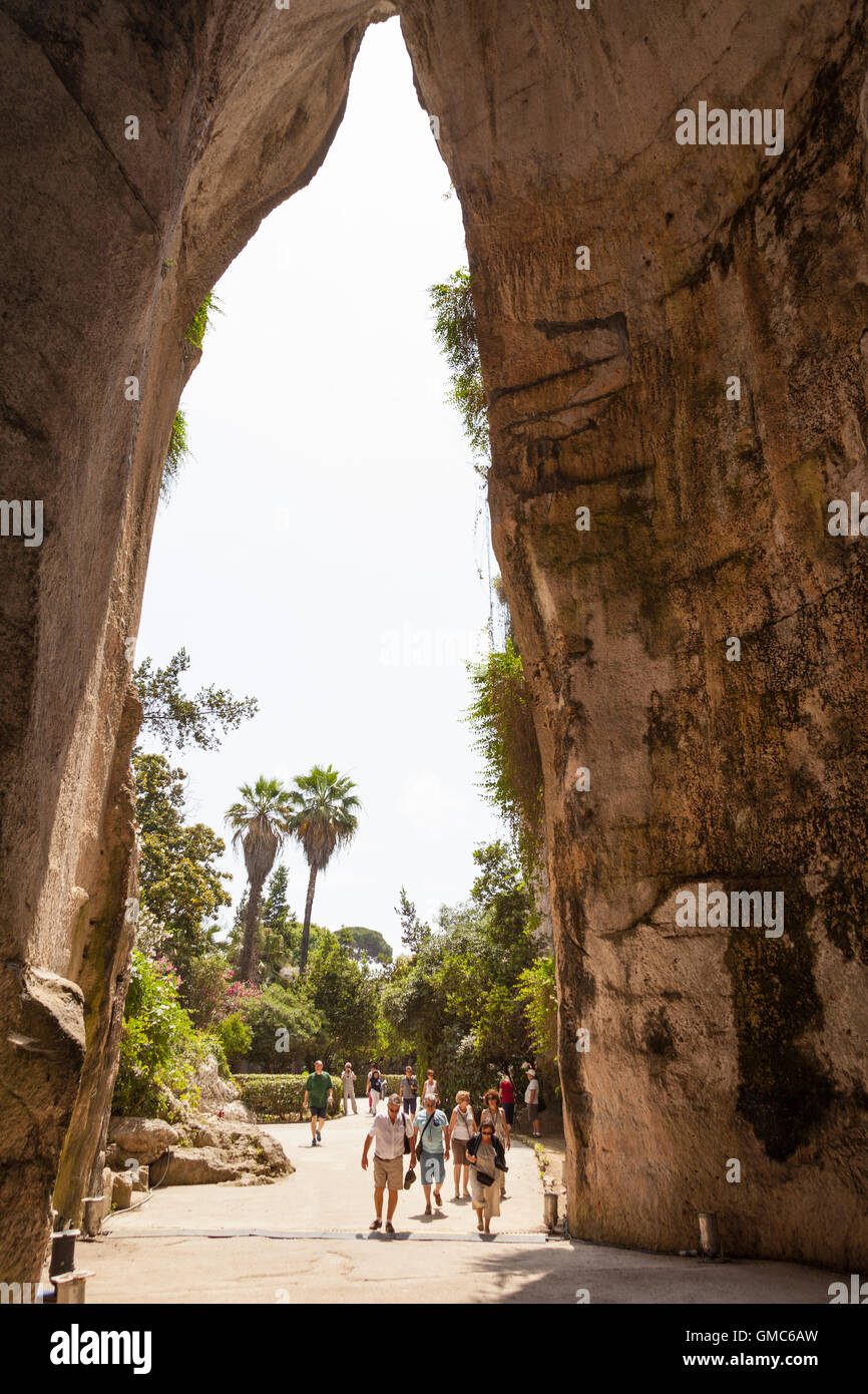 L'intérieur de l'Oreille de Denys, l'Orecchio Di Dionisio, Parc archéologique de Neapolis, Syracuse, Sicile, Italie Banque D'Images