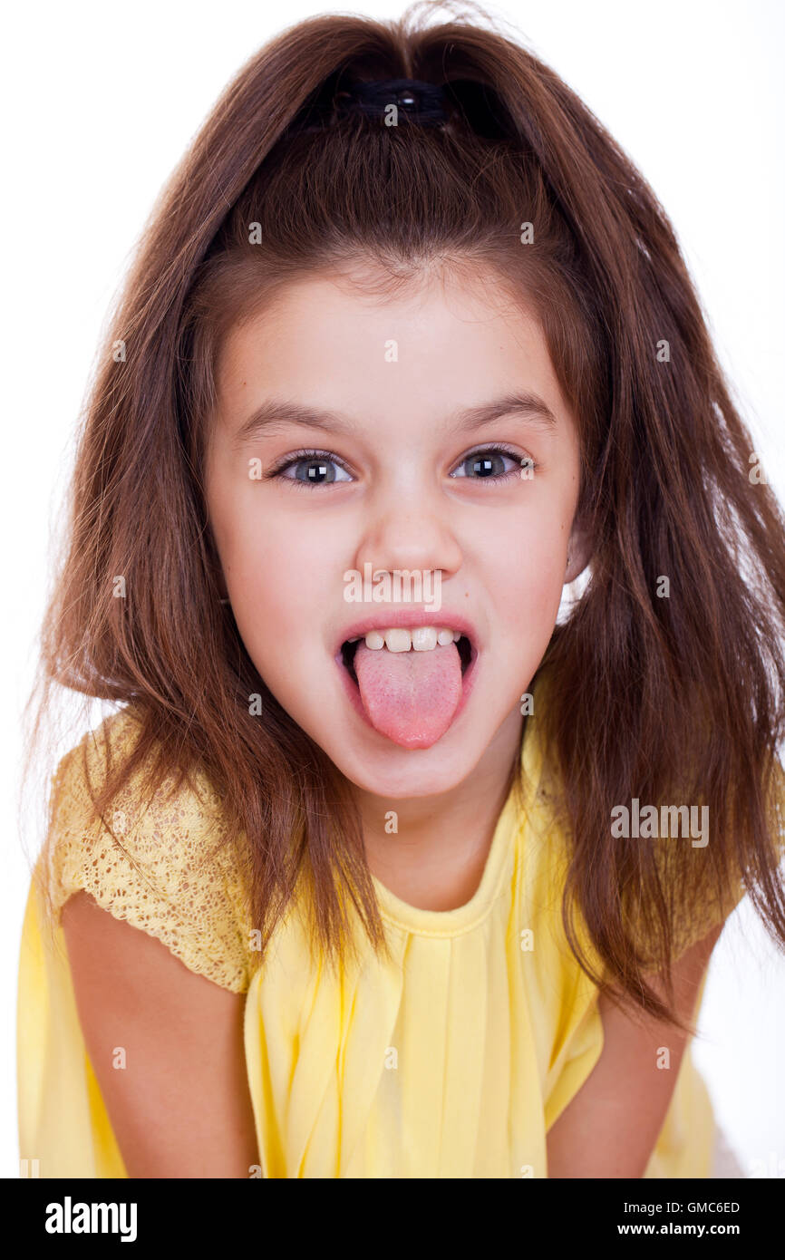 Crazy little girl, studio sur fond blanc Banque D'Images