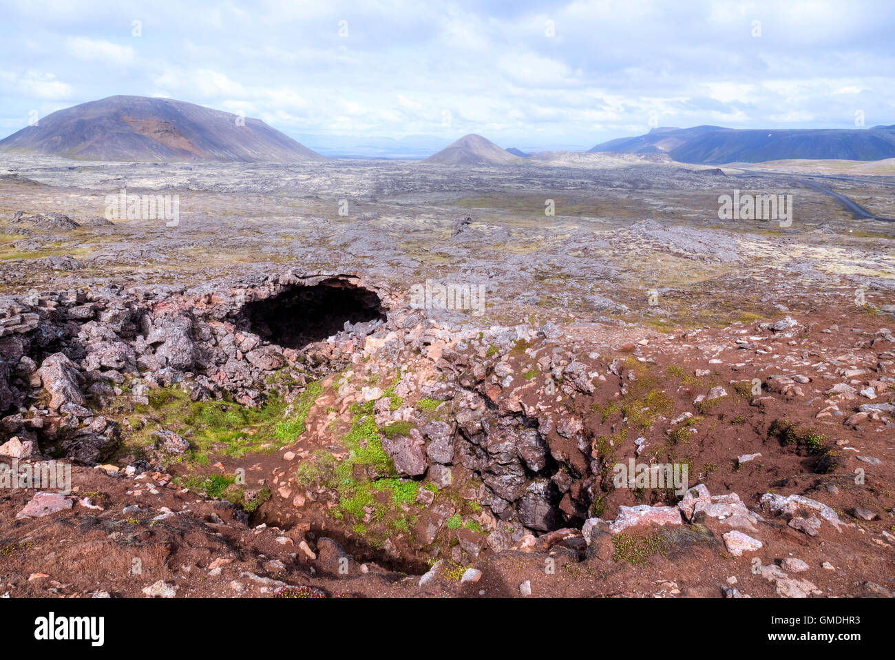 Djupihellir Strompahraun grotte de lave, montagnes, Blafjoll, Reykjavik, Islande Banque D'Images