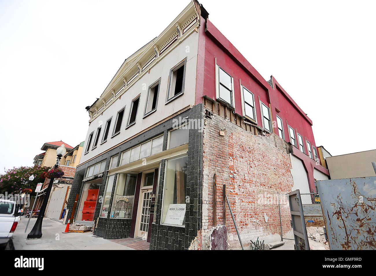 Napa, CA, USA. Août 17, 2016. Le Centre, qui appartient à Brian l'argent, est toujours en cours de réparation à la suite de l'Août 24, 2014 tremblement de terre. © Napa Valley Inscription/ZUMA/Alamy Fil Live News Banque D'Images