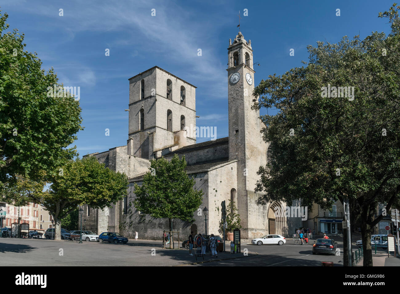 Place du Village, église, Forqualquier, Provence, France, Europe Banque D'Images