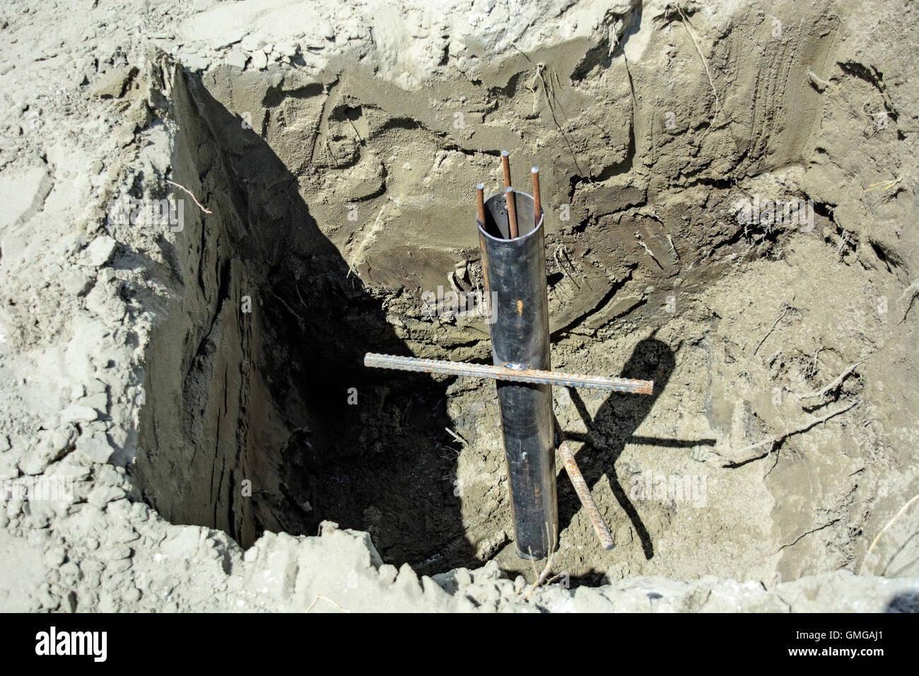 Un trou est prévu pour le coulage du béton et du sang en elle. Banque D'Images