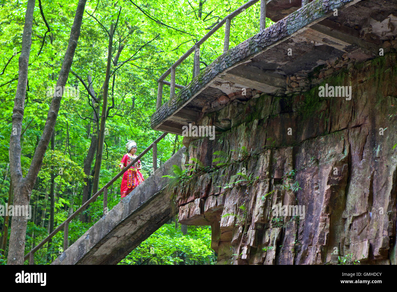 Femme s'habillant avec traditionnel Banque D'Images
