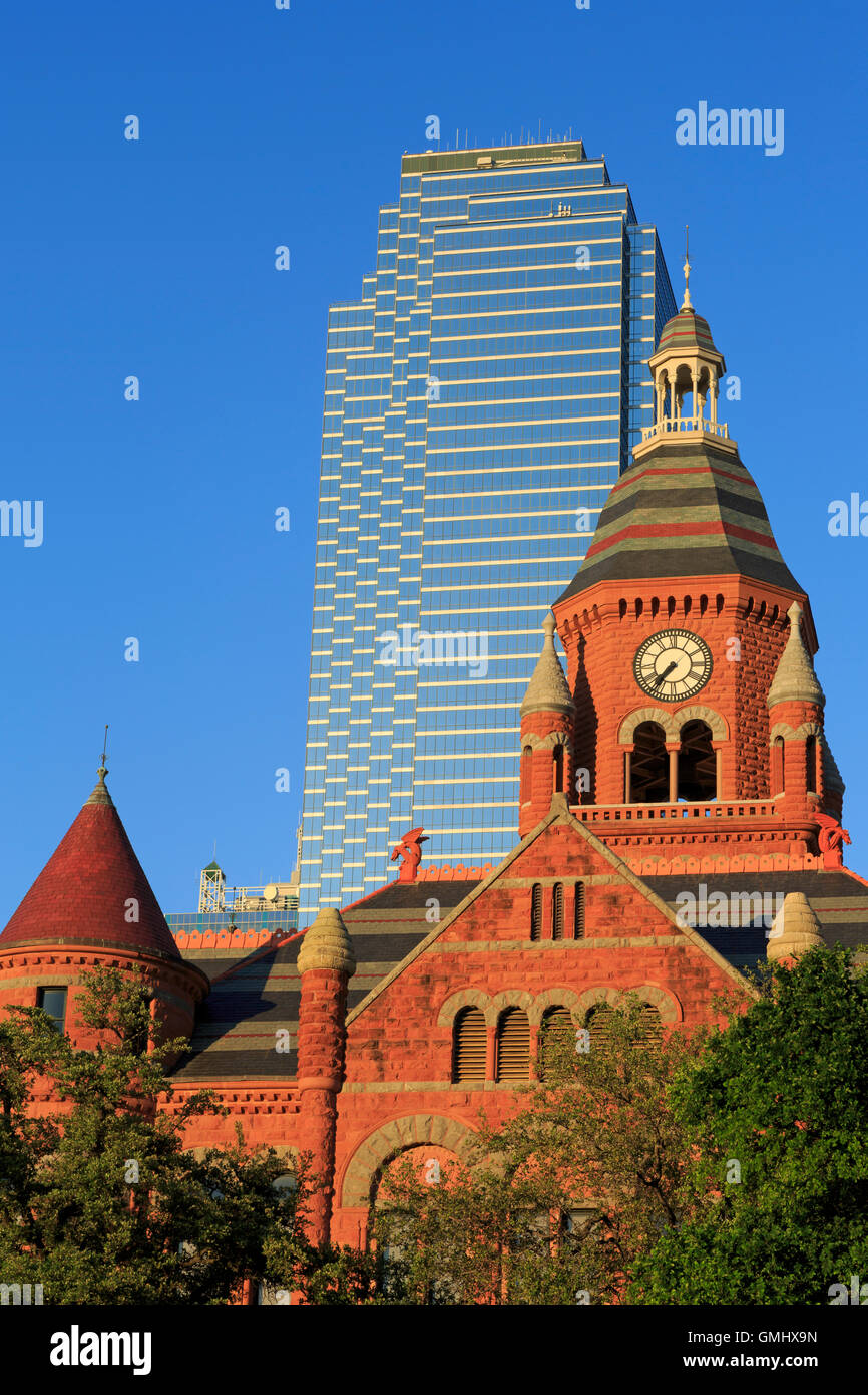 Old Red Museum & Bank of America Tower, Dealey Plaza, Dallas, Texas, USA Banque D'Images