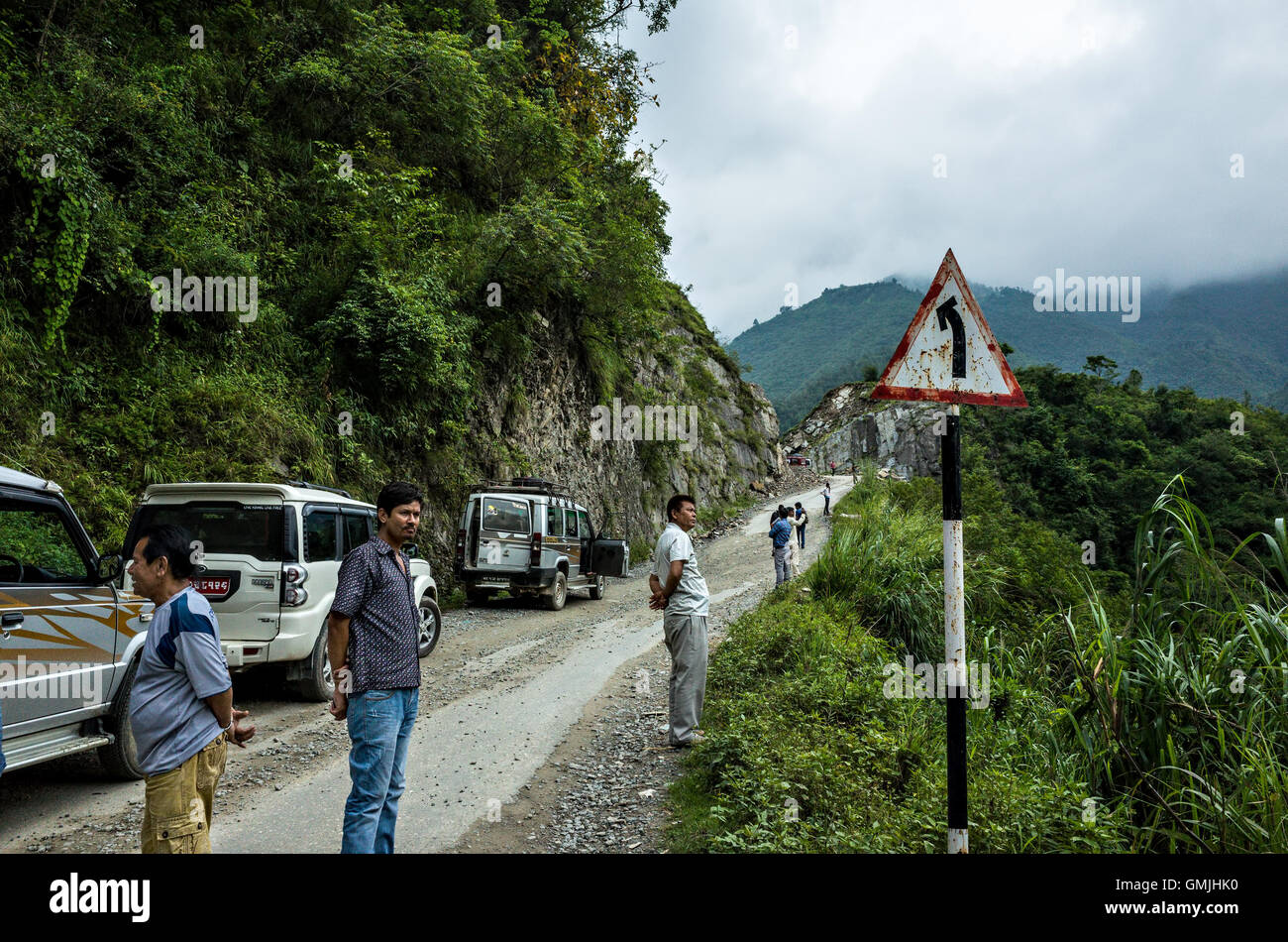 Les gens coincé sur le chemin de Katmandou en raison de la construction de routes Banque D'Images