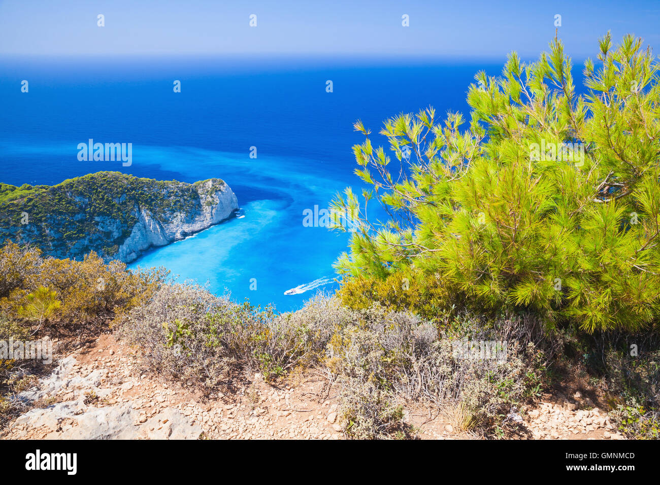 La baie de Navagio paysage côtier. Le plus célèbre monument de Zakynthos île grecque Banque D'Images