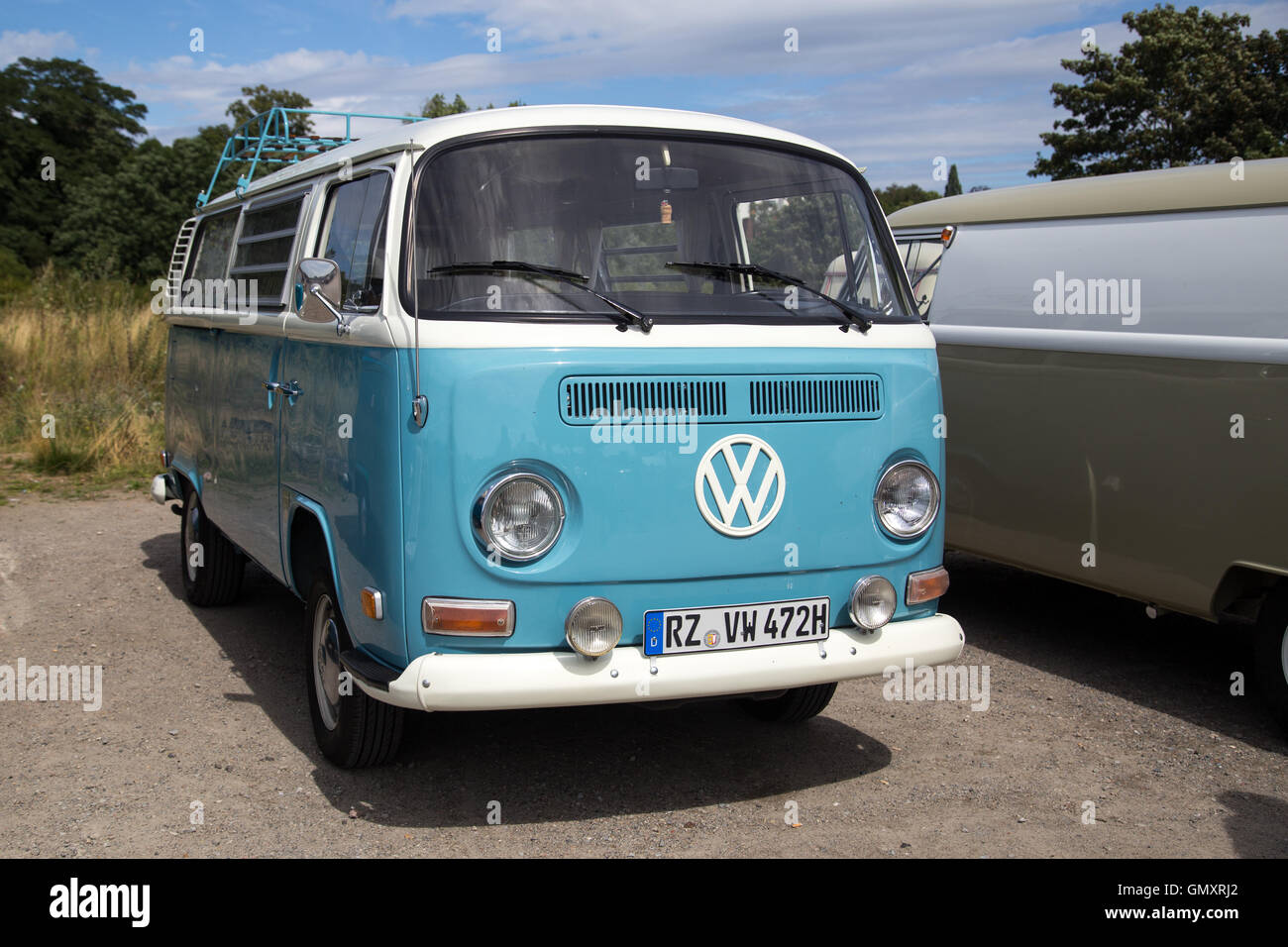 Celle, Allemagne - le 7 août 2016 : une Volkswagen Kombi Type 2 à l'assemblée annuelle Réunion Kaefer Banque D'Images