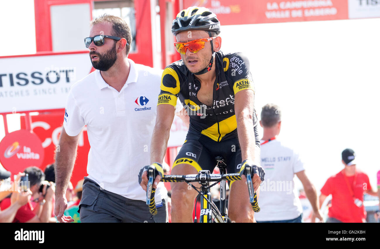 La Camperona, Espagne. 27 août, 2016. Perrig Quemeneur (Direct Energie) a terminé la 8e étape de la course cycliste "La Vuelta" (Tour d'Espagne) entre la montée de Villalpando et Camperona le 27 août 2016 à Leon, Espagne. Crédit : David Gato/Alamy Live News Banque D'Images