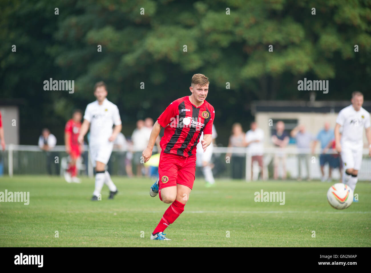UK. 27 août, 2016. Evo-Stik Division 1 sud et ouest ; v FC Winchester Tiverton Town FC. Winchester City FC accueil du match contre Tiverton Town, qui a frappé le premier coup juste après la mi-temps. Tiverton est ensuite à dominer le jeu finit par manquer quatre zéro gagnants. Credit : Flashspix/Alamy Live News Banque D'Images