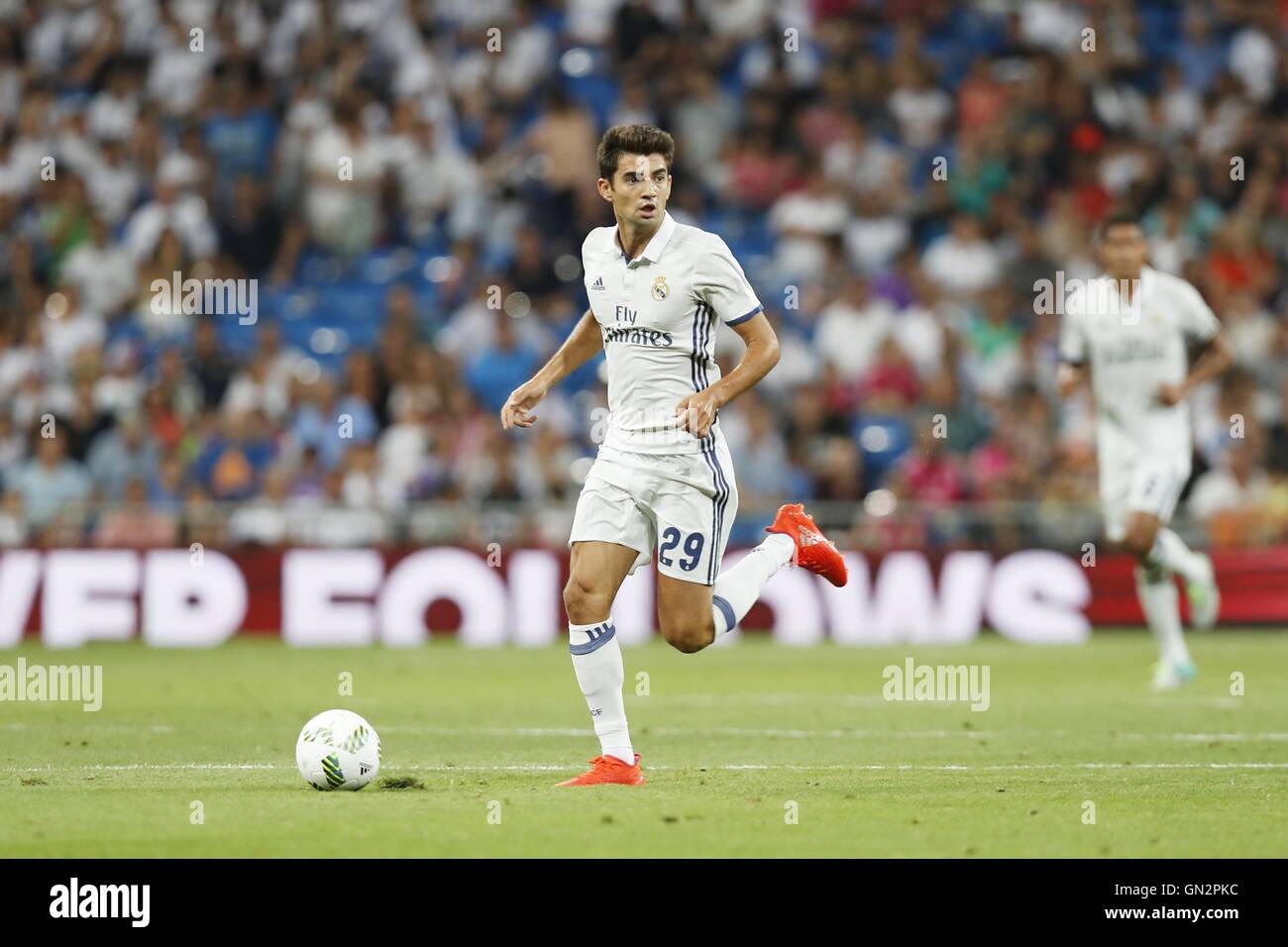 Madrid, Espagne. Août 16, 2016. Enzo Fernandez (Real) Football/soccer : 'pré-saison Trophée Santiago Bernabeu' match entre le Real Madrid FC 5-3 Stade de Reims au Santiago Bernabeu à Madrid, Espagne . © Kawamori Mutsu/AFLO/Alamy Live News Banque D'Images