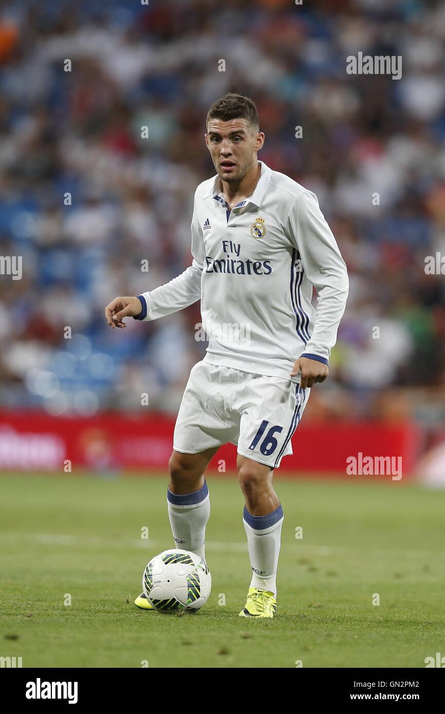 Madrid, Espagne. Août 16, 2016. Mateo Kovacic (Real) Football/soccer : 'pré-saison Trophée Santiago Bernabeu' match entre le Real Madrid FC 5-3 Stade de Reims au Santiago Bernabeu à Madrid, Espagne . © Kawamori Mutsu/AFLO/Alamy Live News Banque D'Images