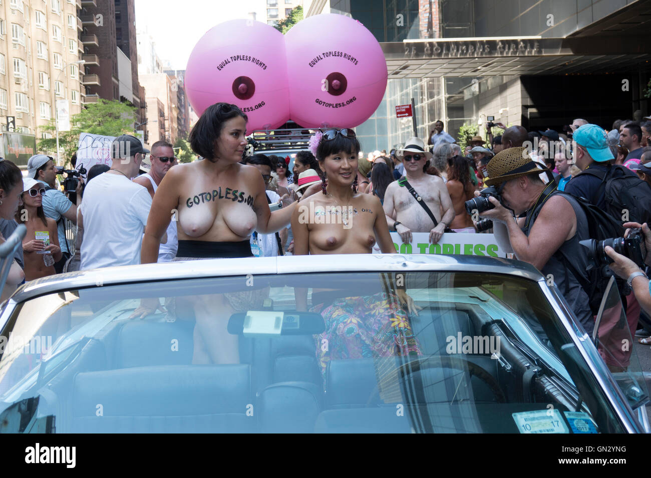 New York, New York, USA. 28 août 2016 - Rendez-vous défilé topless à New York City Crédit : Cal Vornberger/Alamy Live News Banque D'Images