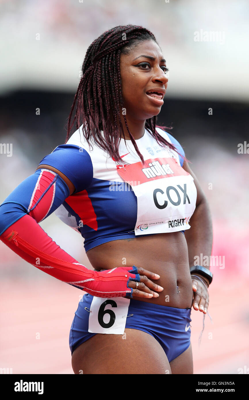 Kadeena COX après le Women's T38 100m à l'IPC Jeux Anniversaire, Queen Elizabeth Olympic Park, Stratford, London, UK. Banque D'Images