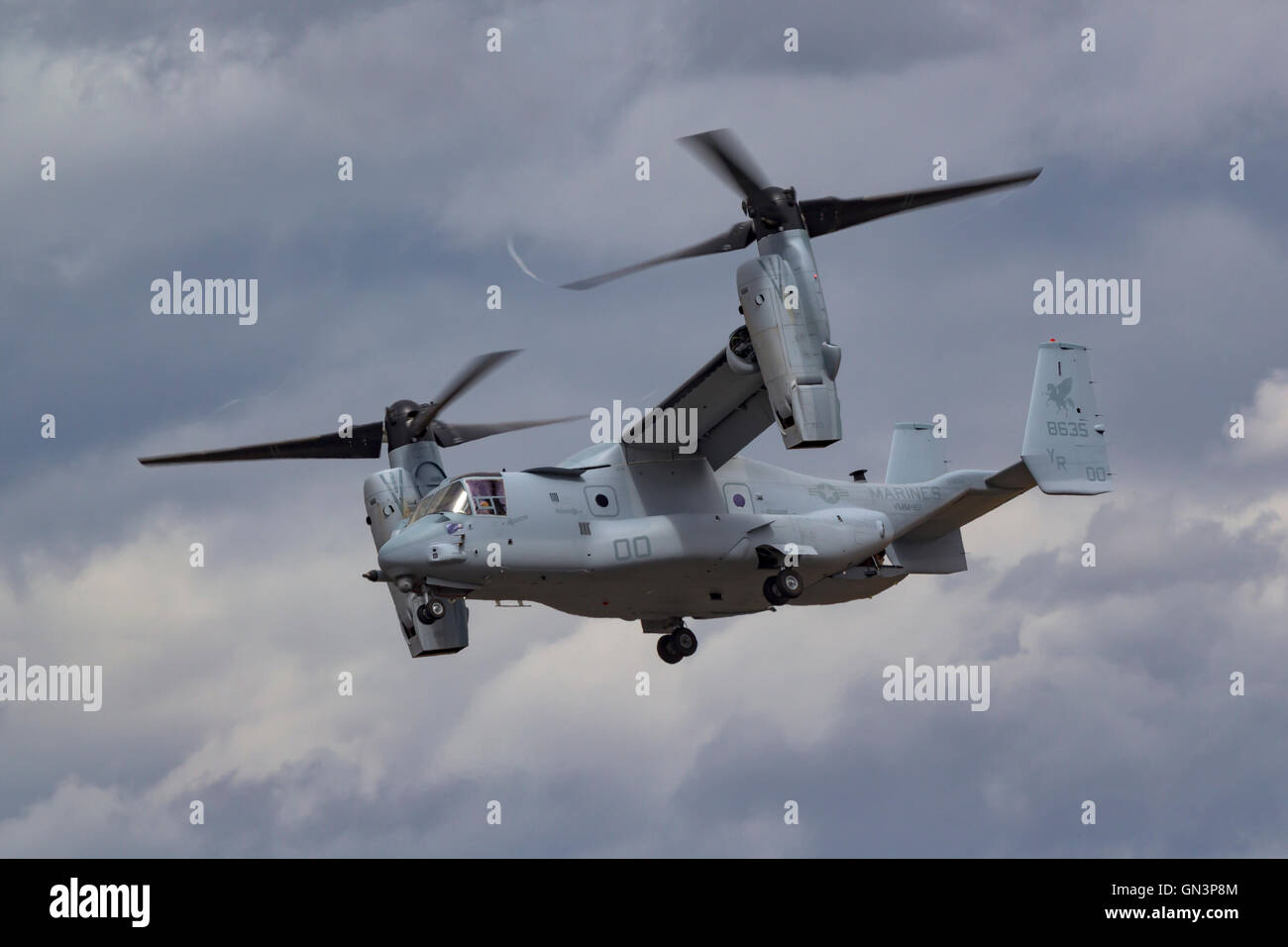 Un USMC Bell V-22 Osprey de VMM-161 de la 3rd Marine Aircraft Wing en vol à Hillsboro, Oregon Banque D'Images