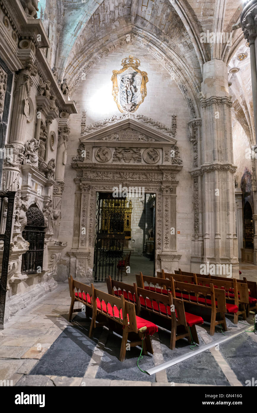 CUENCA, ESPAGNE - 24 août 2016 : l'intérieur de la cathédrale de bassin, chapelle d'eux chevaliers, l'usine de la chapelle est conforme Banque D'Images