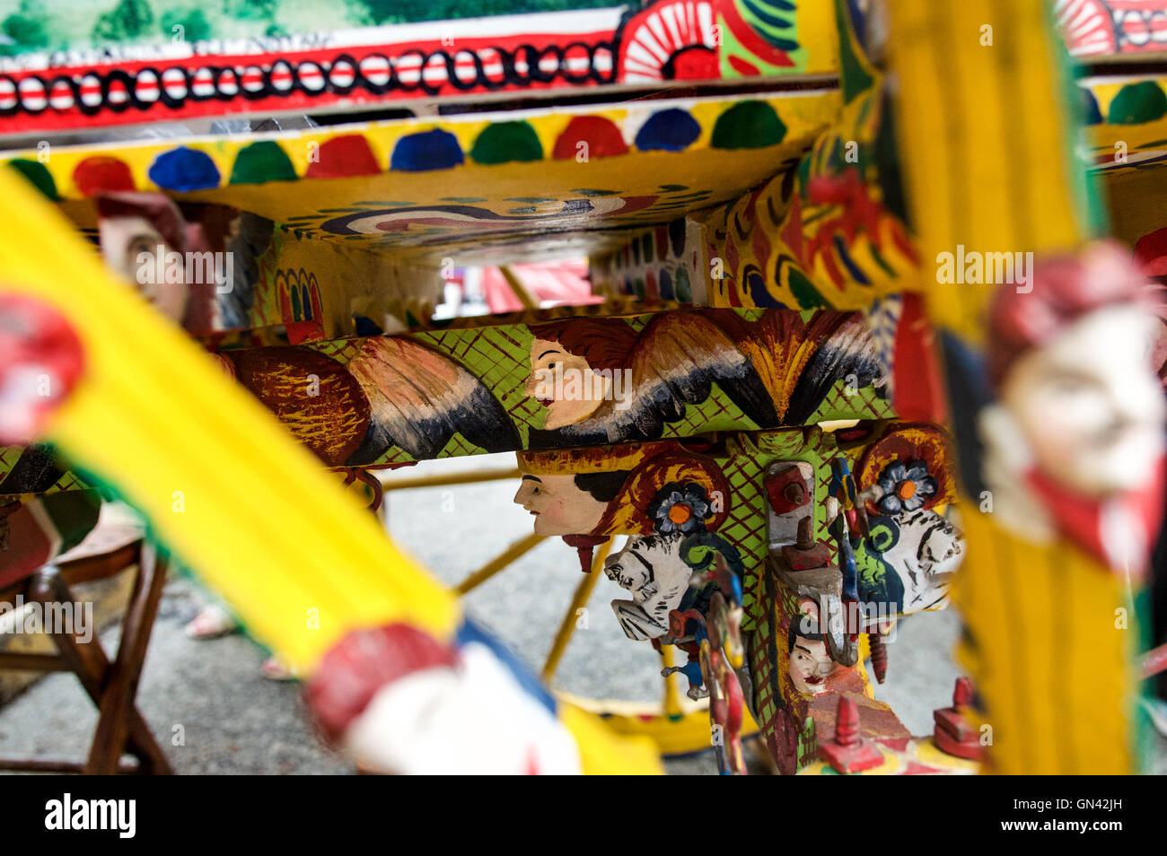 Détail d'une charrette sicilienne portant une statue religieuse à la petite Italie Festival à Pittsburgh Bloomfield quartier. Banque D'Images