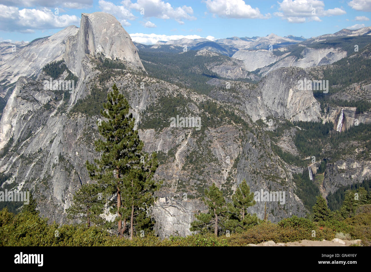 Demi-Dôme et Yosemite Valley, vue de Glacier Point Banque D'Images