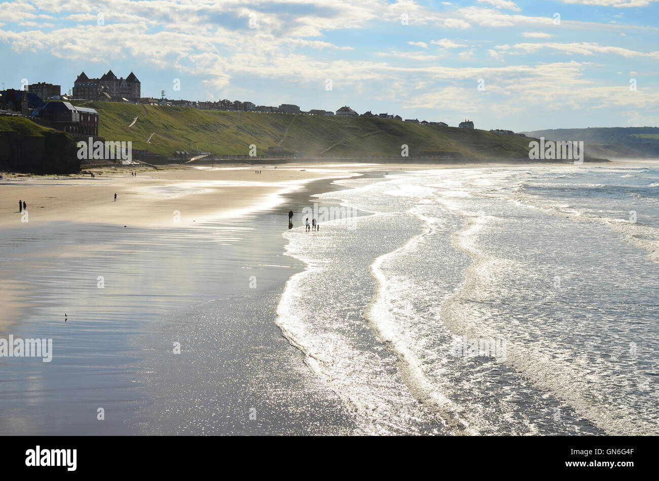 Vue depuis la plage en direction de Sandsend Whitby Banque D'Images