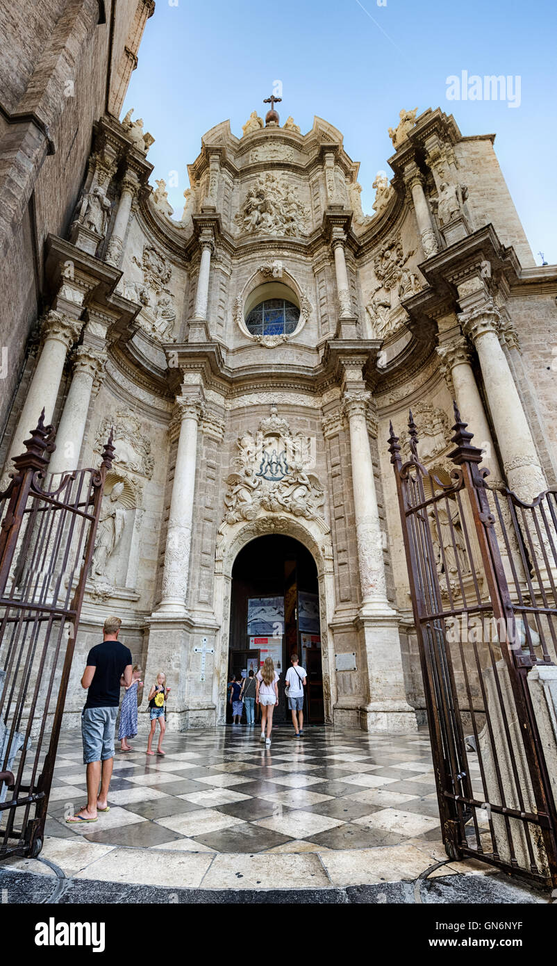 Portail de la cathédrale de Valence, journée ensoleillée en Espagne Banque D'Images