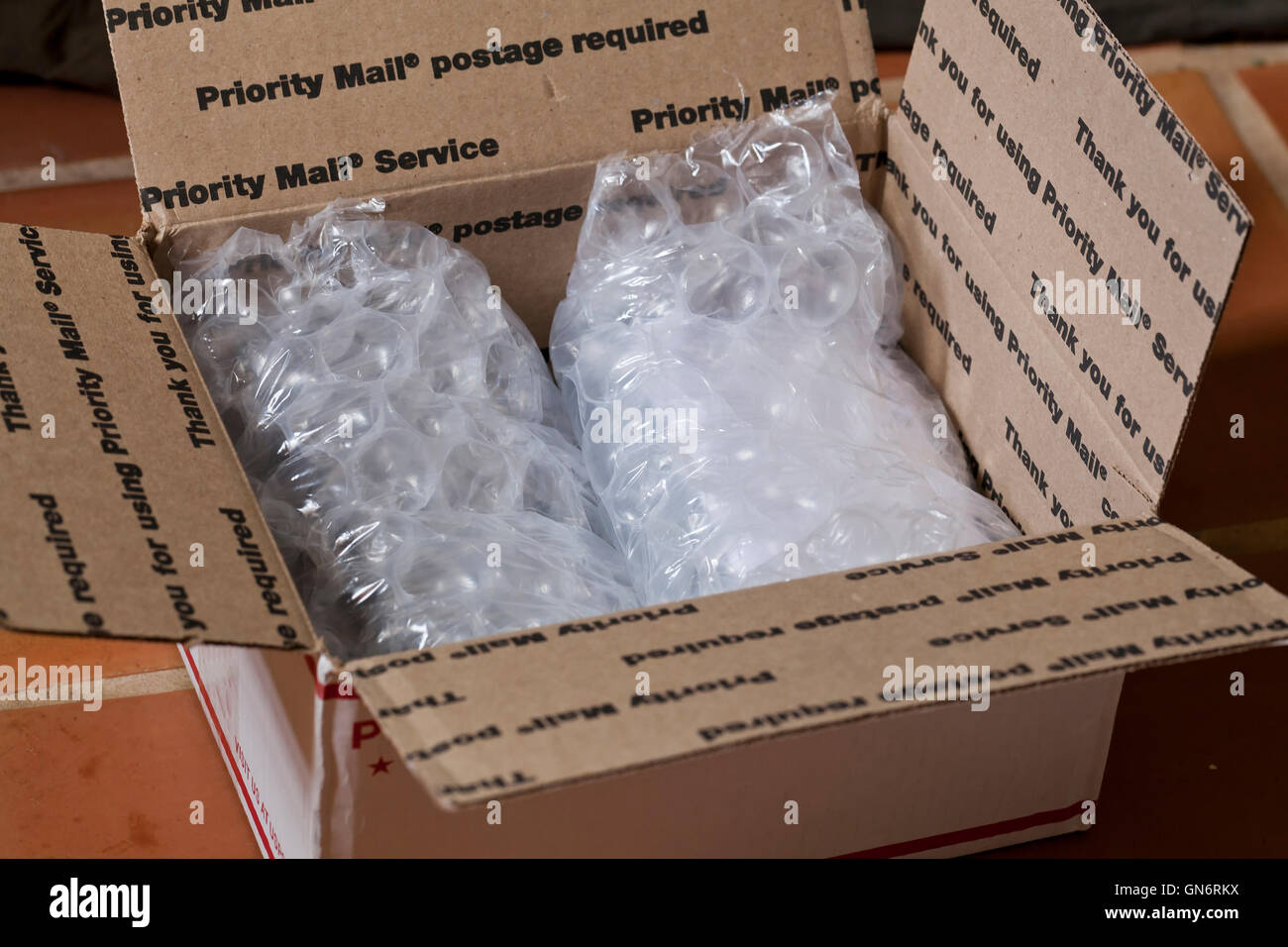 D'emballage plastique à bulles dans la case - USA Banque D'Images