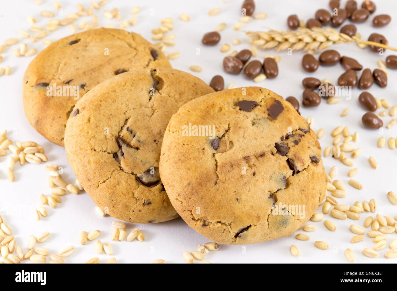 Cookies aux pépites de chocolat et de chocolat et de blé boules Banque D'Images