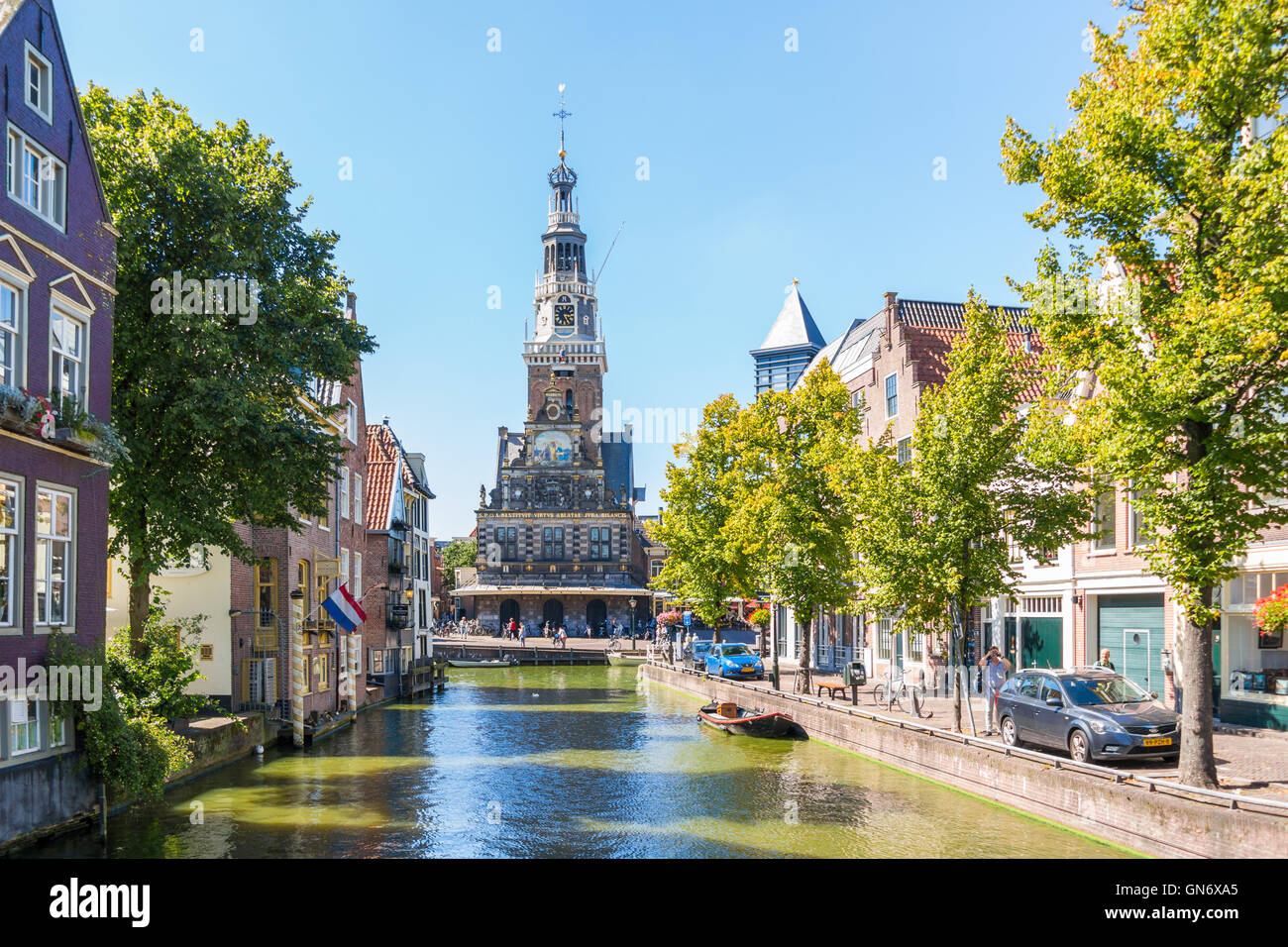 Waag, peser, à partir de la maison Zijdam dans le canal d'Alkmaar, Hollande du Nord, Pays-Bas Banque D'Images