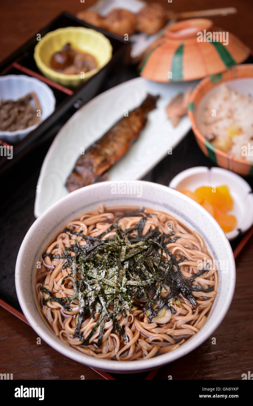 Nouilles de sarrasin et de poisson, Nakatsugawa, Japon Banque D'Images