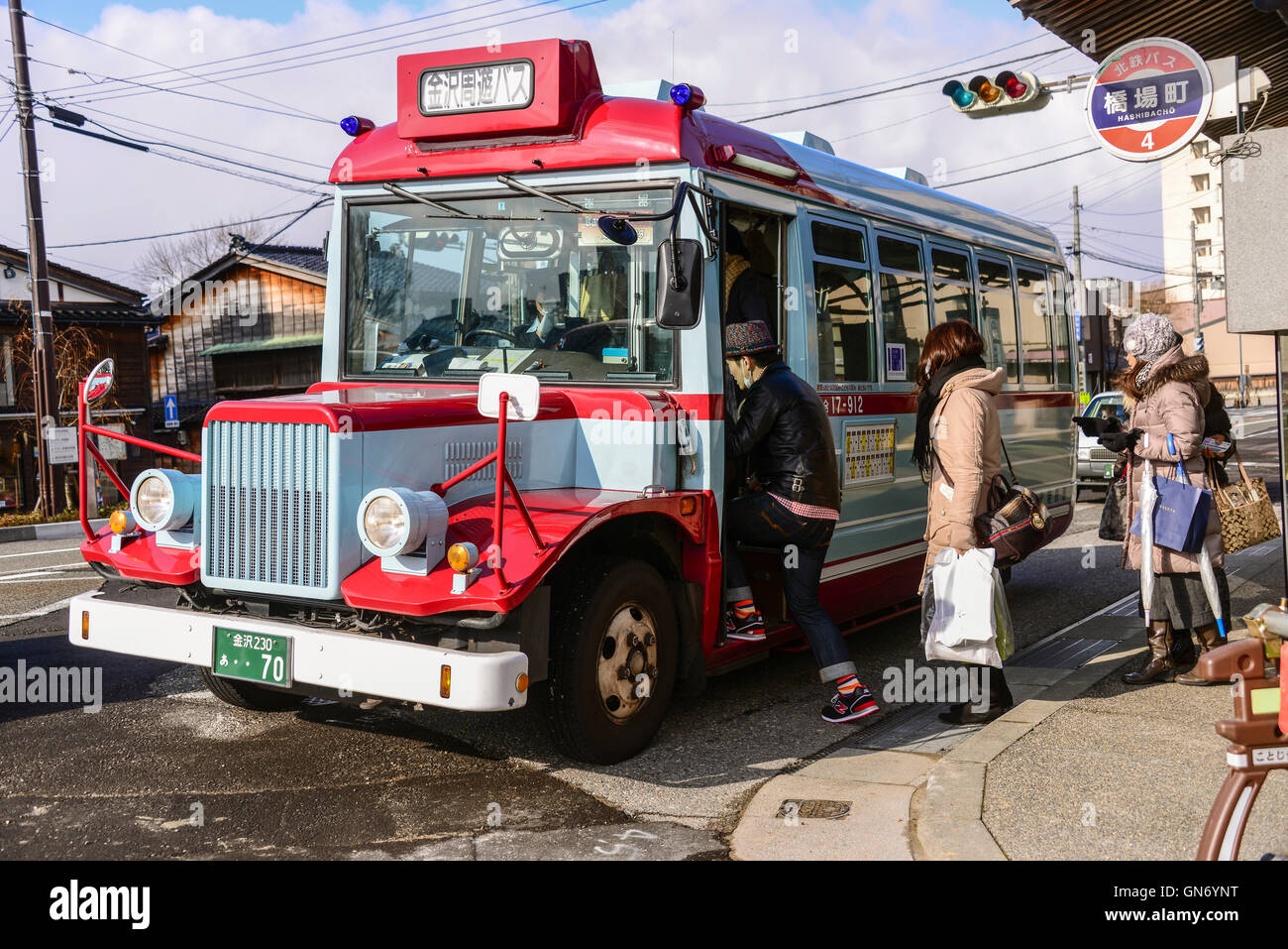 Tour Bus Kanazawa, Kanazawa, Japon Banque D'Images