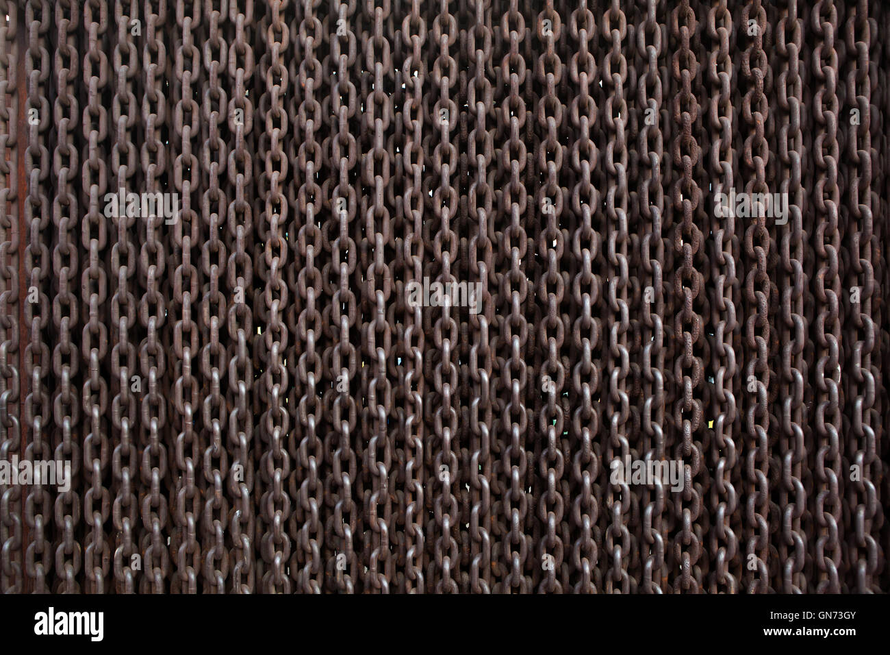 Rideau de fer Memorial à côté de la Maison de la terreur à Budapest, Hongrie. Banque D'Images