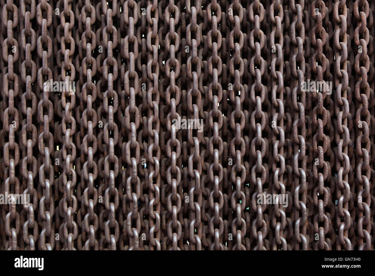 Rideau de fer Memorial à côté de la Maison de la terreur à Budapest, Hongrie. Banque D'Images